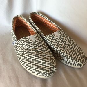 TOMS Classic Slip on